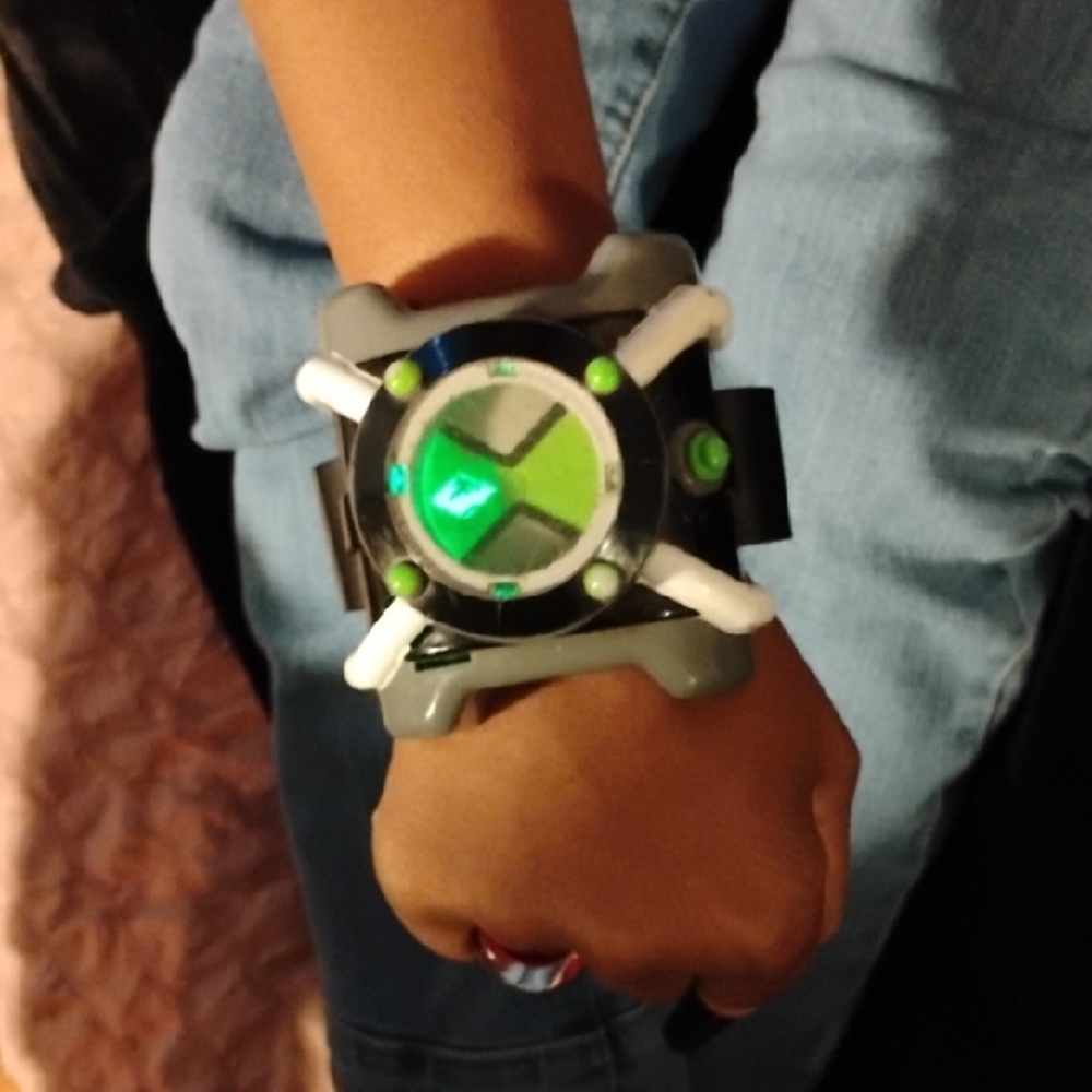 Vintage Collectable✨ Cartoon Network Ben 10 Omnitrix smartwatch!⌚🤩